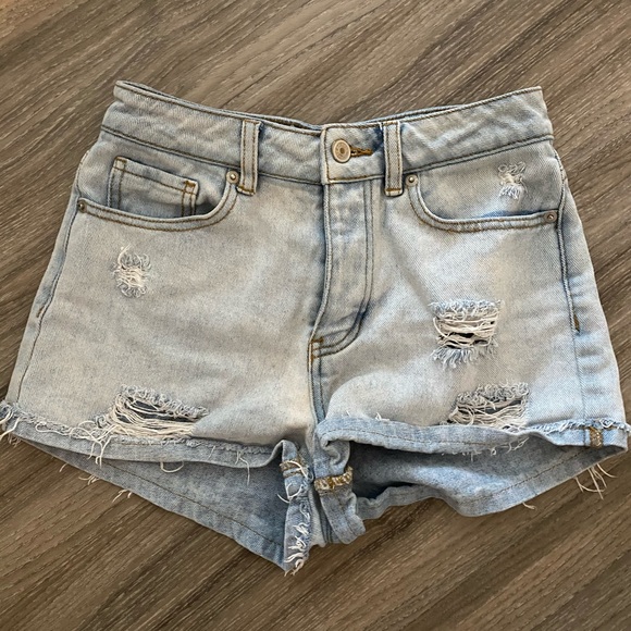 Brandy Melville Jean Shorts - Picture 1 of 3